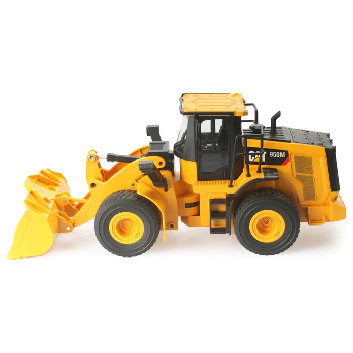 Railway museums displaying train history​ Diecast Masters Mini RC CAT 950M Wheel Loader